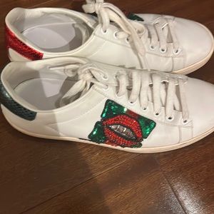 Gucci lip sneaker 36.5 moderate wear